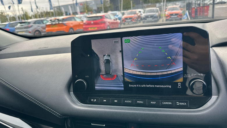 Nissan Qashqai 1.3 DiG-T MH N-Connecta 5dr Petrol Hatchback